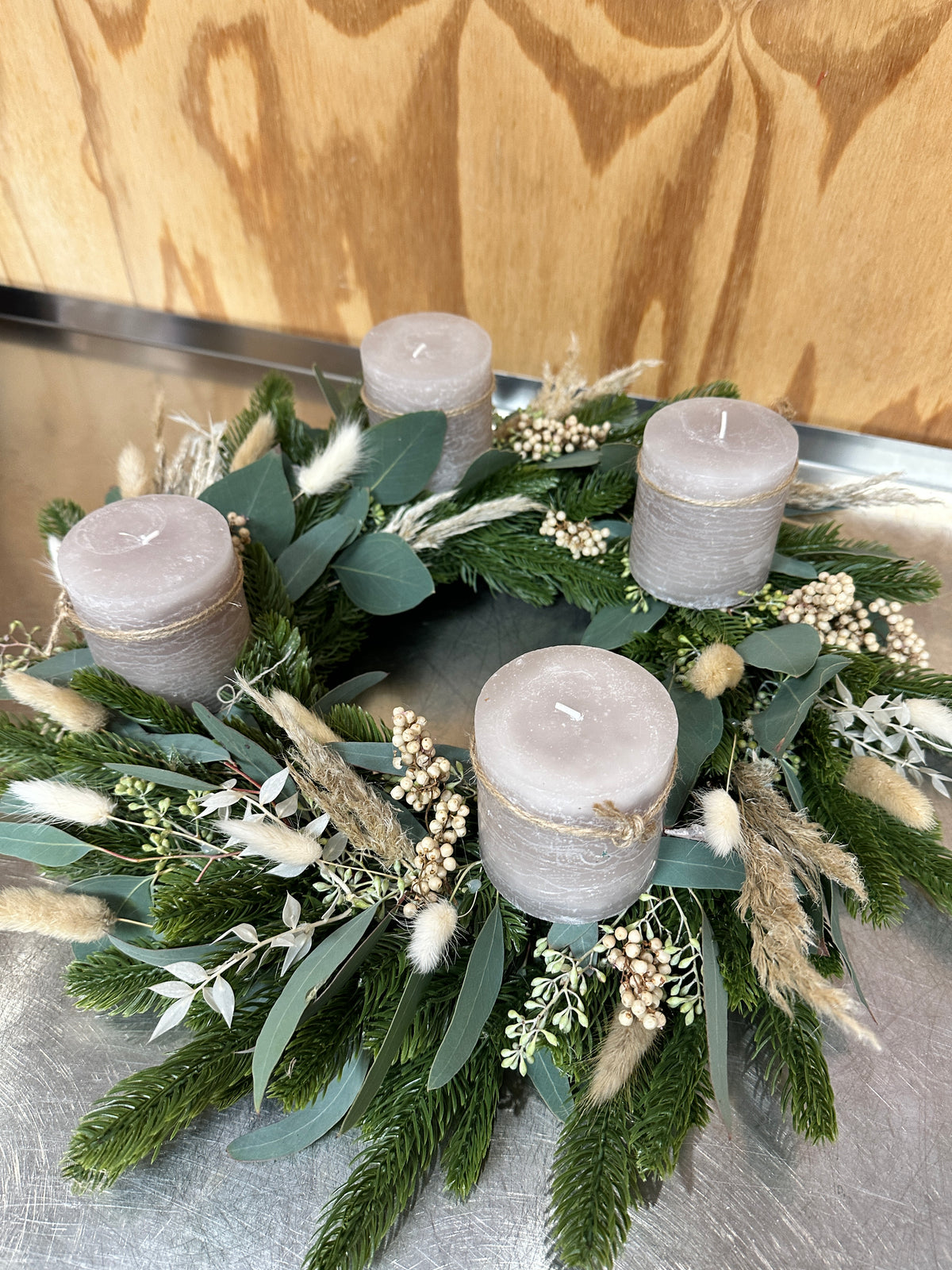 Scandinavian Natural Advent wreath with eucalyptus and dried flowers – Grey Beige
