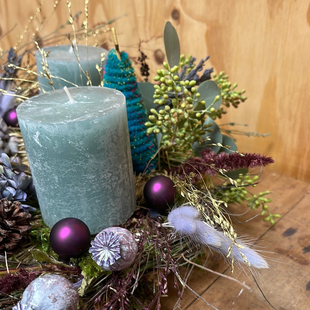 Luxury Scandinavian Advent wreath with eucalyptus & dried flowers – blue-grey candles