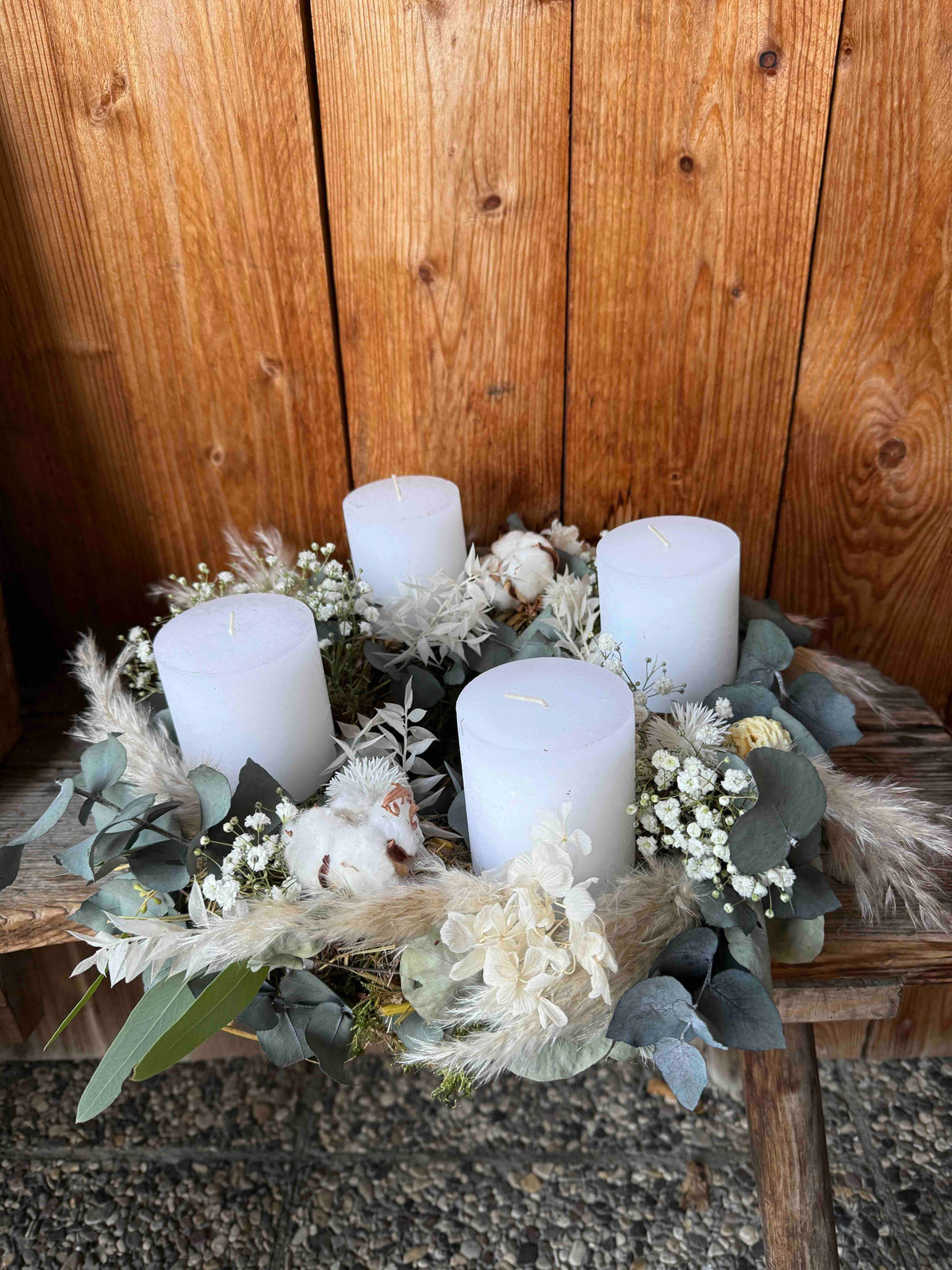 Scandinavian Natural Advent wreath – White with eucalyptus & dried flowers