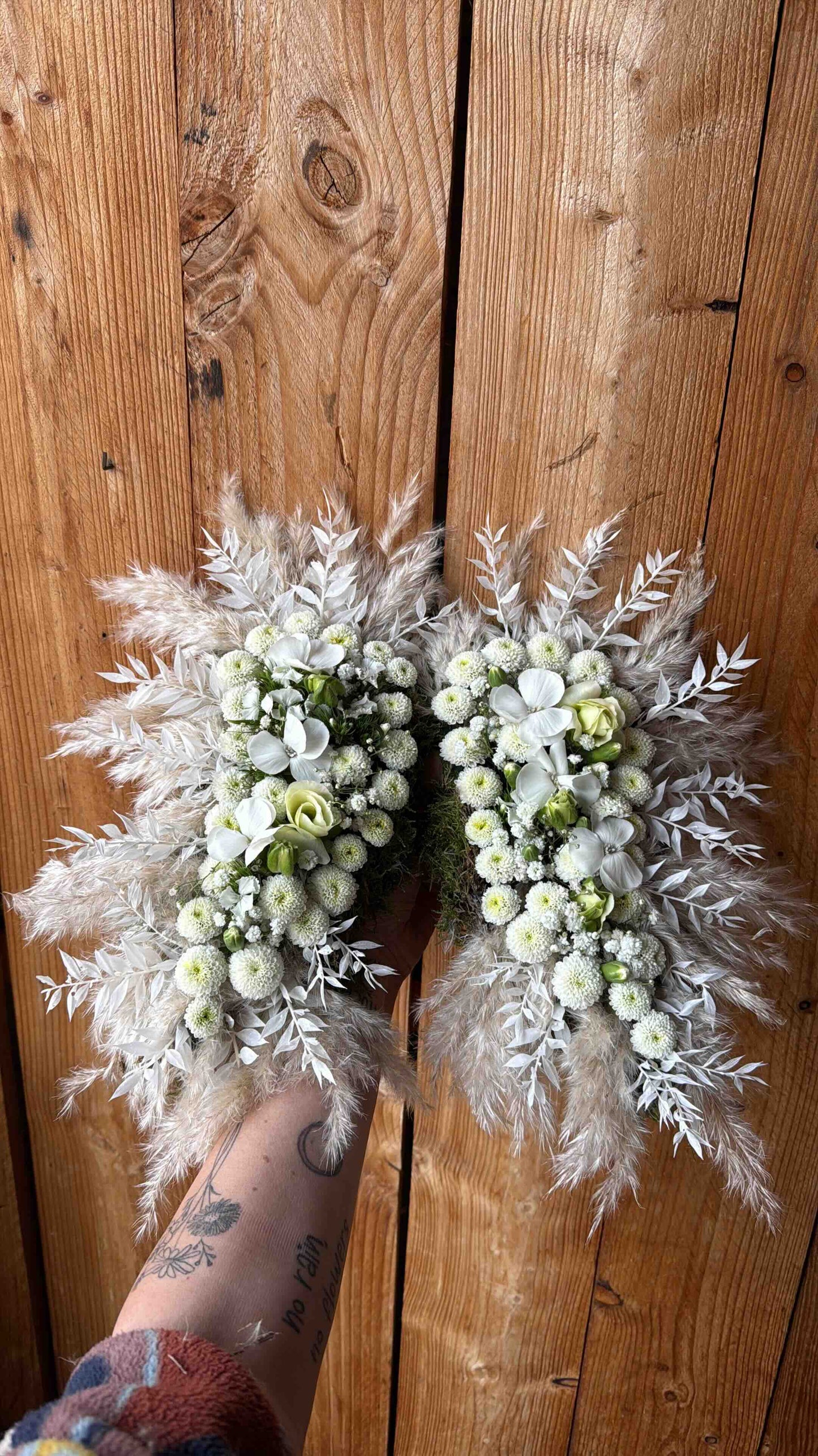 Small Angel Wings in White with Pampas Grass & Delicate Blooms