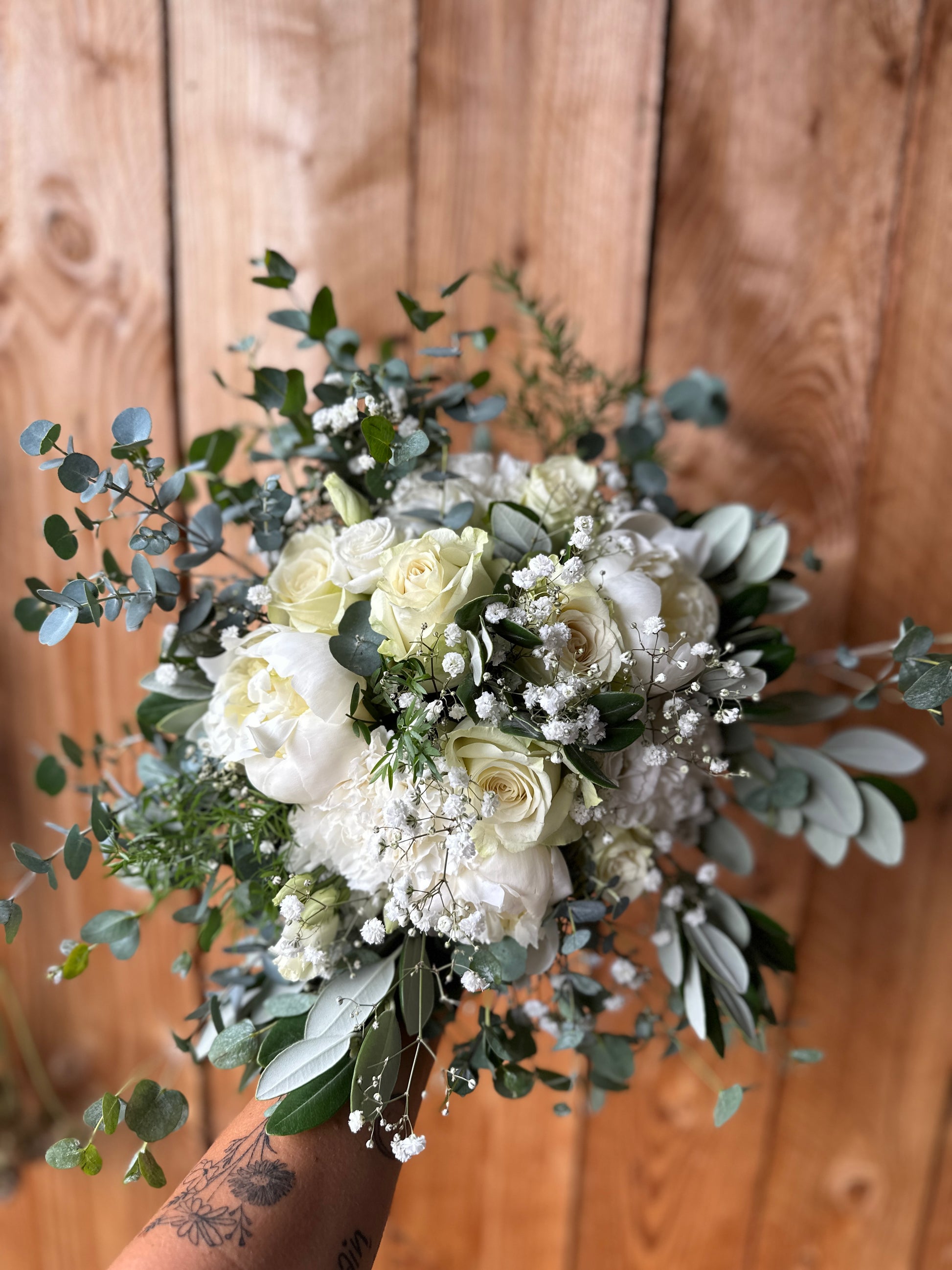 Brautstrauß „timeless grace“ - Wild und Schön