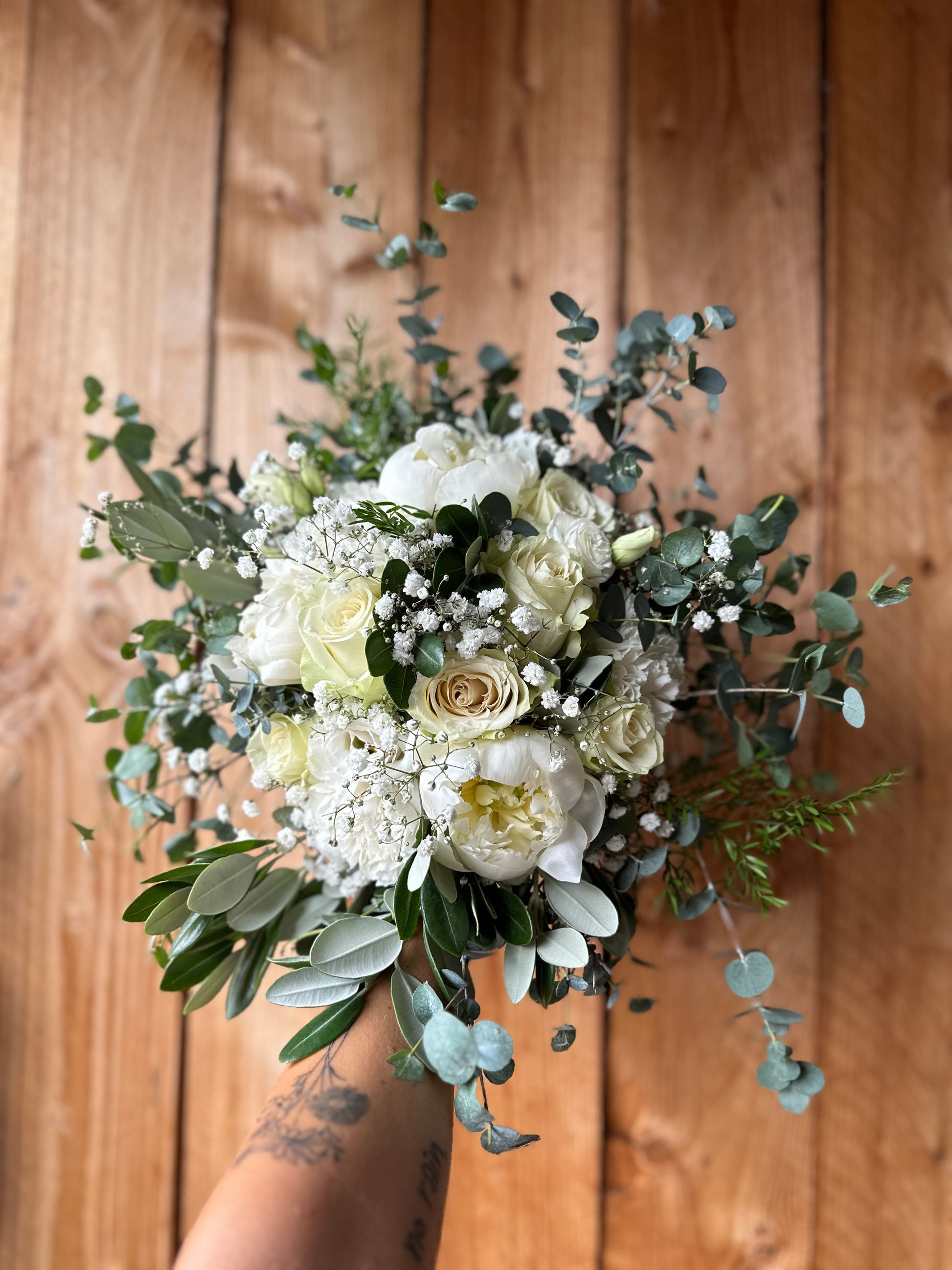 Brautstrauß „timeless grace“ - Wild und Schön